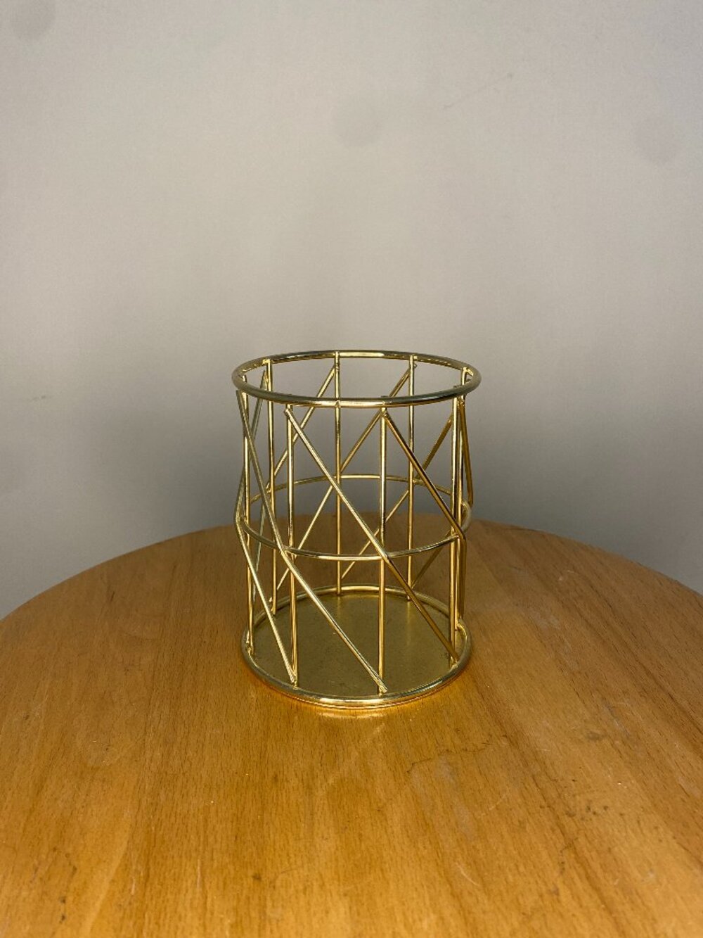 Gold metallic pencil cup (bundle only)